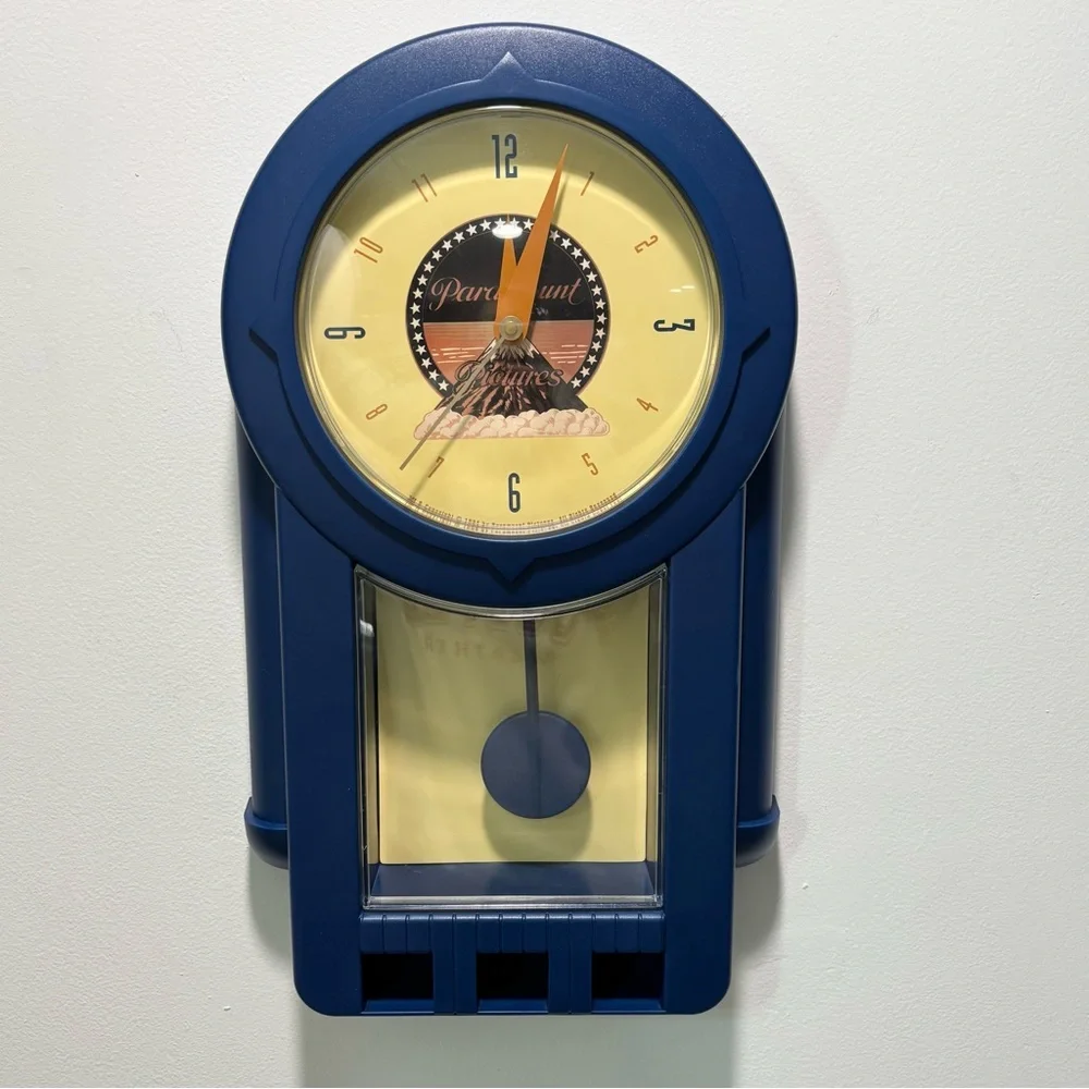 Vtg Paramount Pictures Wall Clock 1994 Blue Yellow‎ Plastic Works